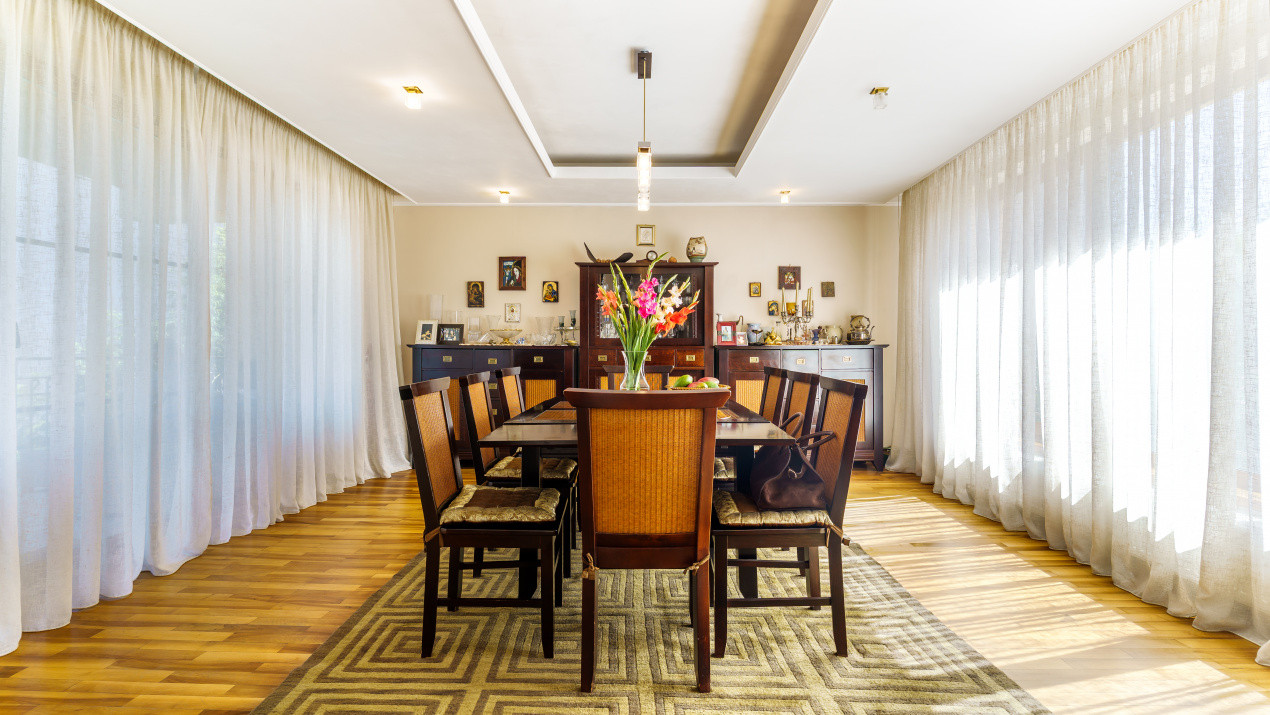 Casă deosebită cu 6 camere de vânzare în zona Andrei Muresanu