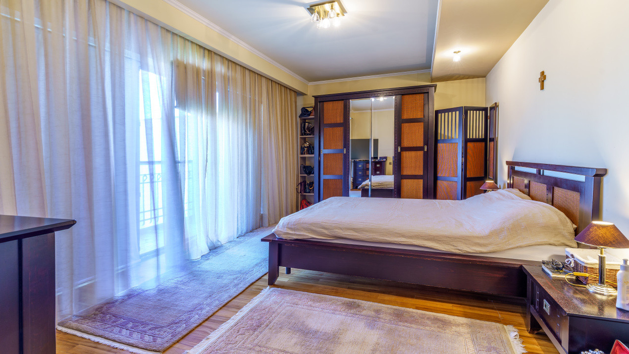 Casă deosebită cu 6 camere de vânzare în zona Andrei Muresanu