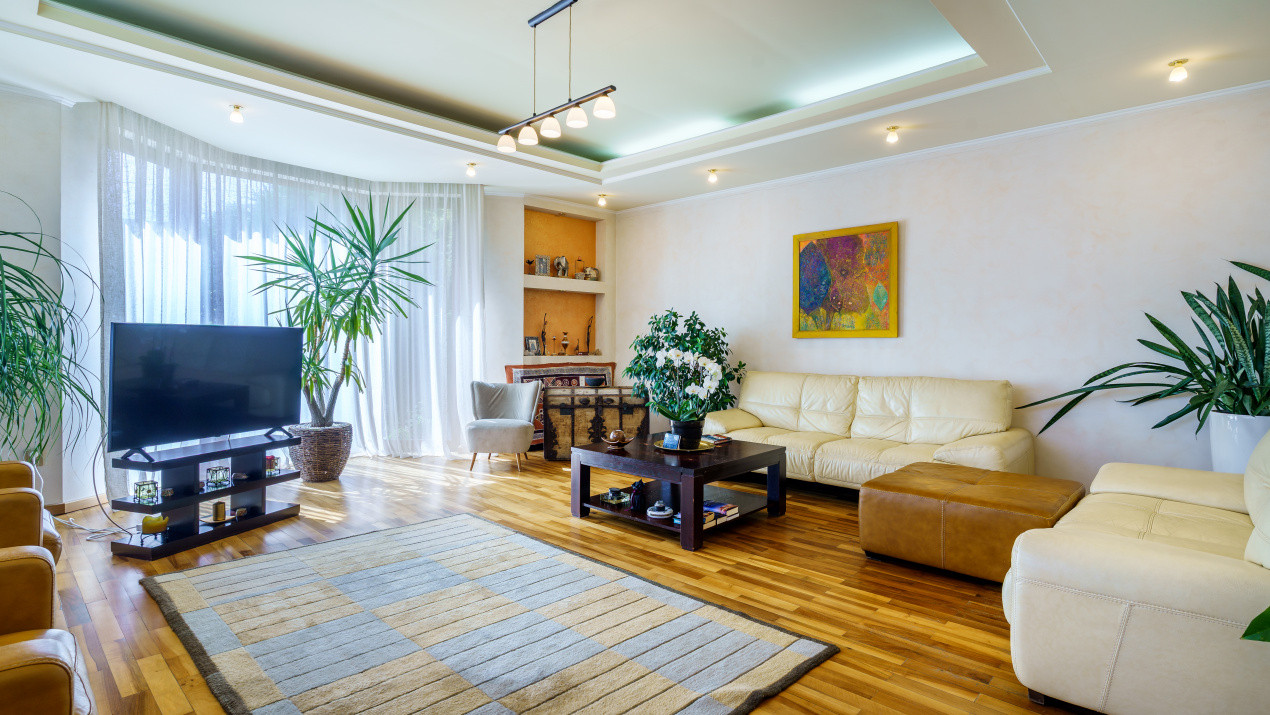 Casă deosebită cu 6 camere de vânzare în zona Andrei Muresanu