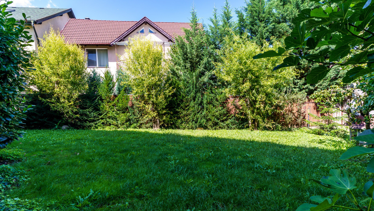 Casă deosebită cu 6 camere de vânzare în zona Andrei Muresanu