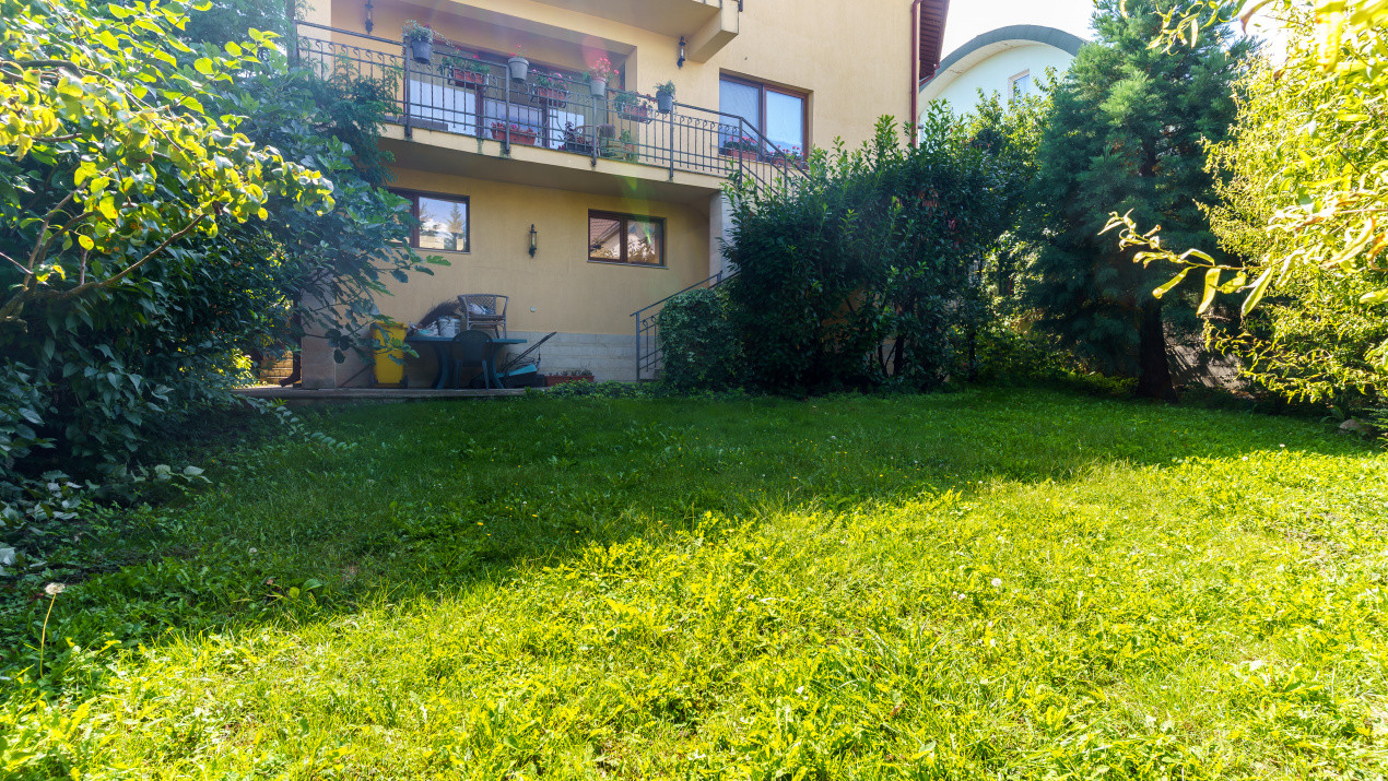 Casă deosebită cu 6 camere de vânzare în zona Andrei Muresanu