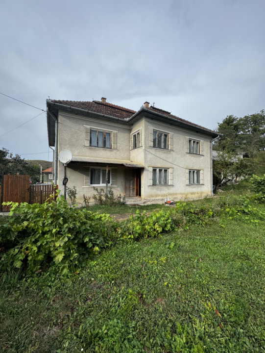 Casă tip duplex cu teren de 990 mp – Leghia, Cluj”