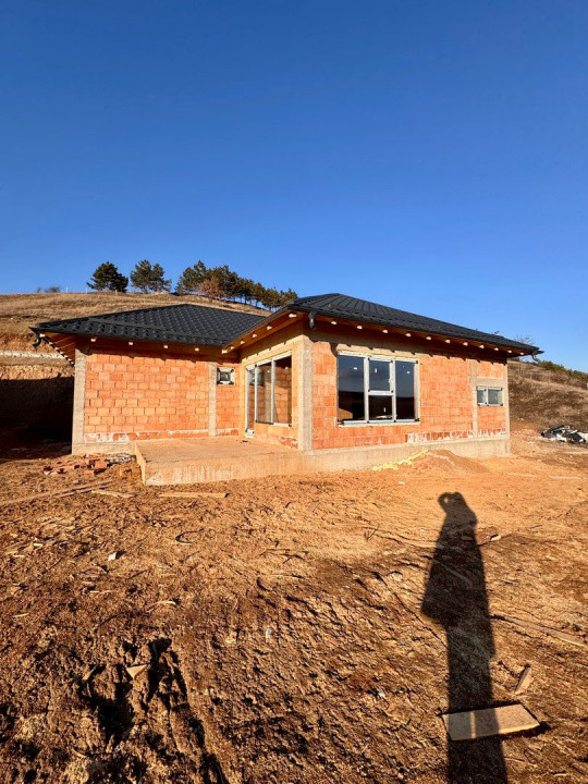 De  vanzare  casa individuala in loc.Suceagu, la 15km de Cluj-Napoca