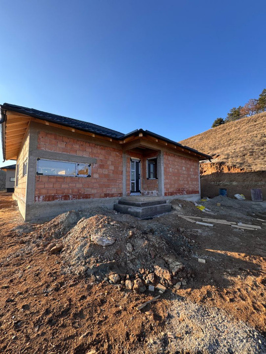 De  vanzare  casa individuala in loc.Suceagu, la 15km de Cluj-Napoca