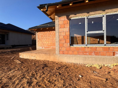 De  vanzare  casa individuala in loc.Suceagu, la 15km de Cluj-Napoca