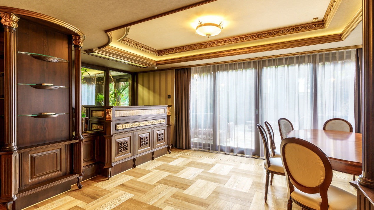 Reședință de Lux , Arhitectură Imperială și Dotări Smart Home”