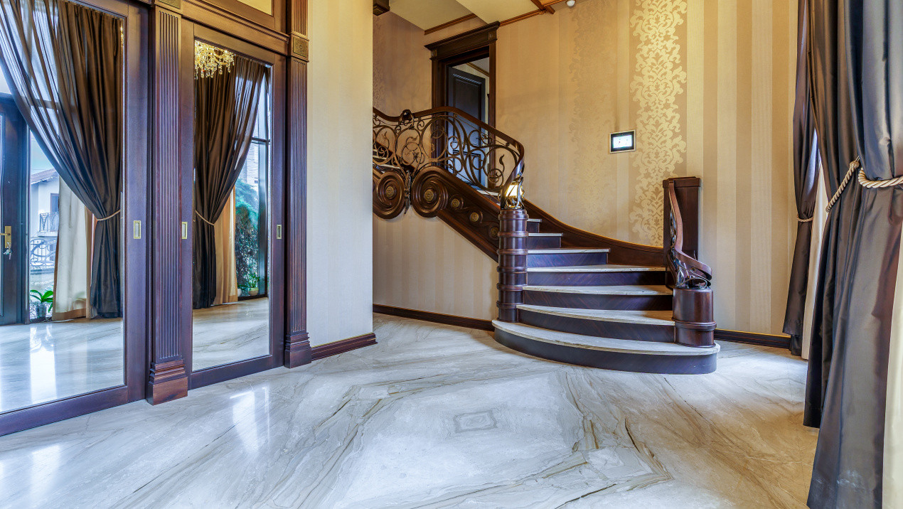 Reședință de Lux , Arhitectură Imperială și Dotări Smart Home”