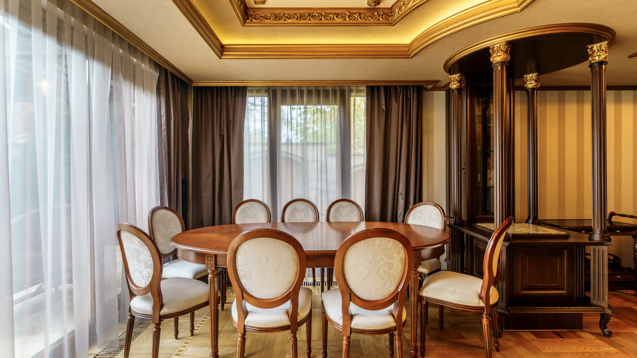 Reședință de Lux , Arhitectură Imperială și Dotări Smart Home”