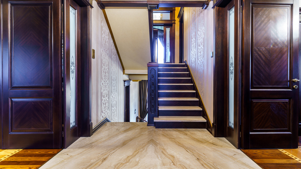 Reședință de Lux , Arhitectură Imperială și Dotări Smart Home”