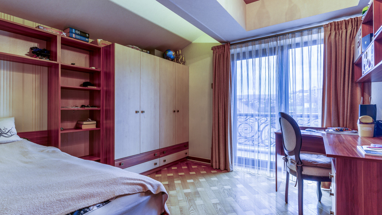 Reședință de Lux , Arhitectură Imperială și Dotări Smart Home”