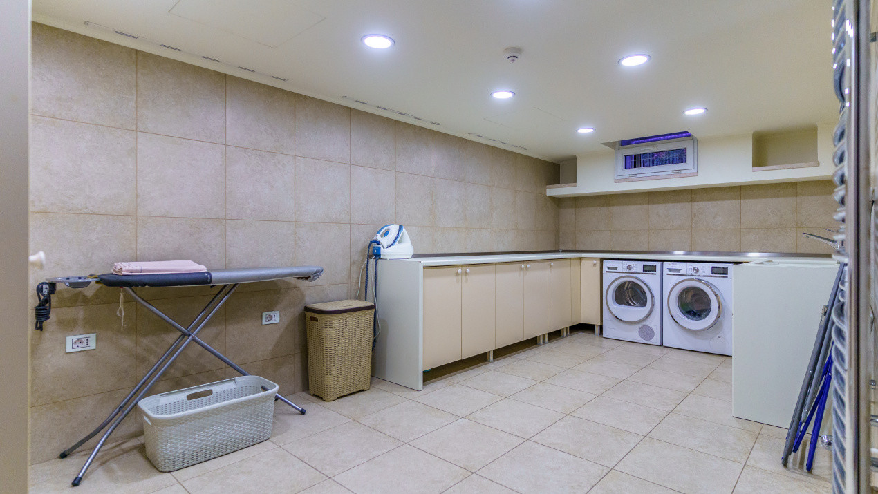 Reședință de Lux , Arhitectură Imperială și Dotări Smart Home”