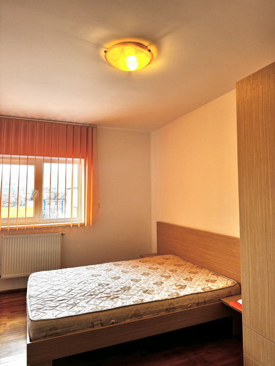 Apartament tip casă cu 4 camere, curte și garaj – Florești, str. Dumitru Mocanu