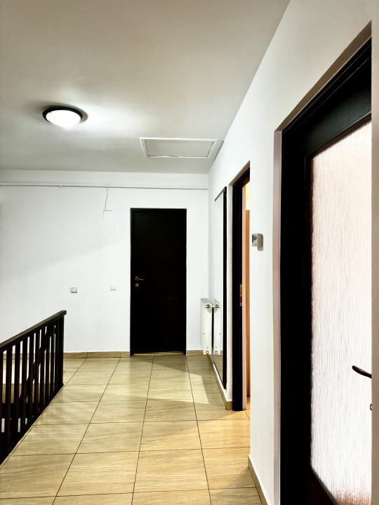 Apartament tip casă cu 4 camere, curte și garaj – Florești, str. Dumitru Mocanu