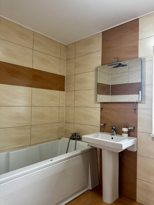 Casa cu 4 camere, curte și garaj – Florești, str. Dumitru Mocanu