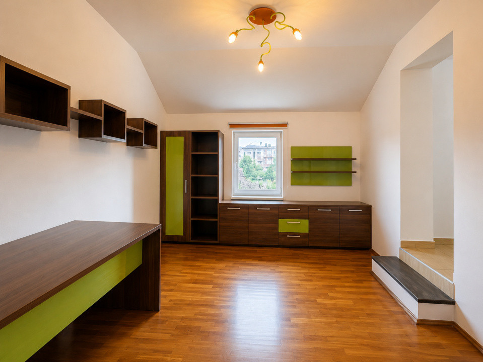 Casa cu 4 camere, curte și garaj – Florești, str. Dumitru Mocanu