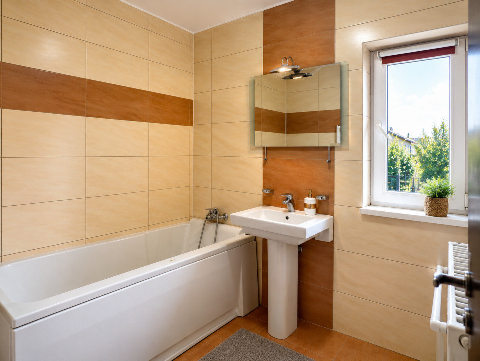 Casa cu 4 camere, curte și garaj – Florești, str. Dumitru Mocanu